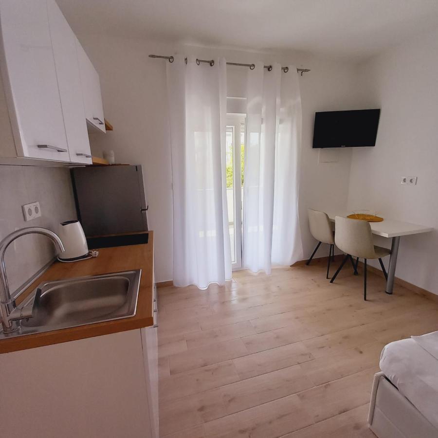 Apartments M & L Murter Zewnętrze zdjęcie