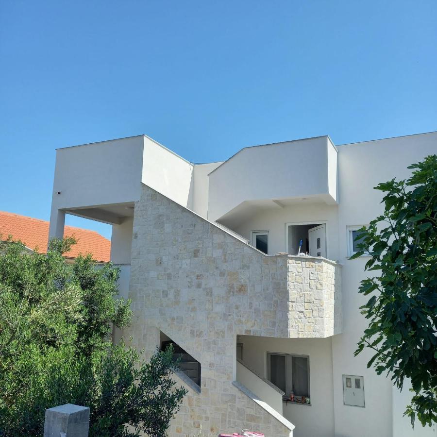 Apartments M & L Murter Zewnętrze zdjęcie