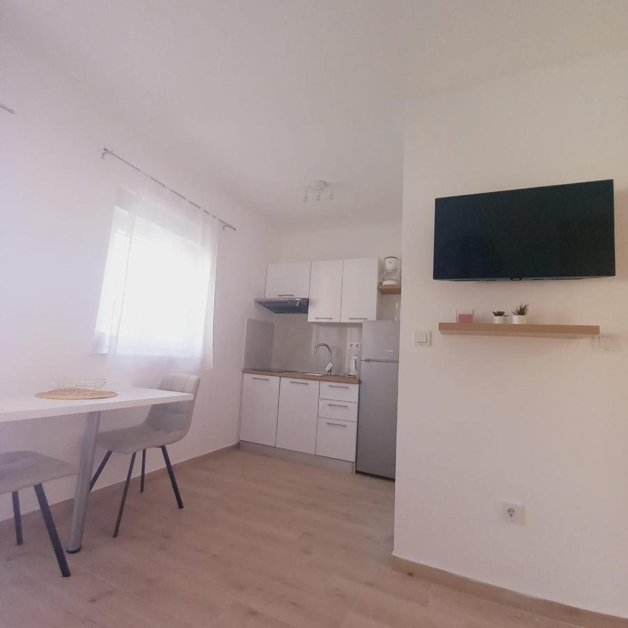 Apartments M & L Murter Zewnętrze zdjęcie